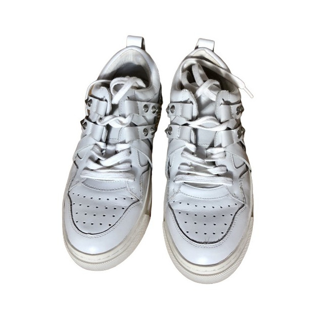 ASH White sneakers with studs - Pre-loved Designer Second Hand | LUXURYLOVE
