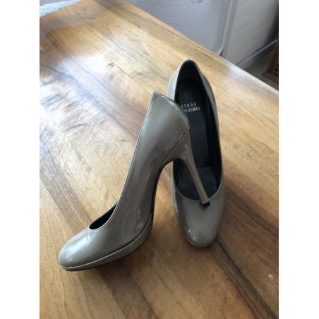 STUART WEITZMAN Lackpumps grau Gr. 38. Sehr guter Zustand. 