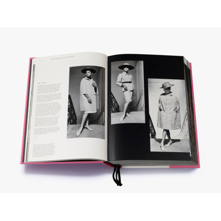 YVES SAINT LAURENT Haute Couture Catwalk - Pre-loved Designer Second Hand | LUXURYLOVE