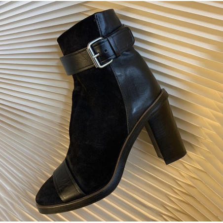 ISABEL MARANT Suede Booties - Pre-loved Designer Second Hand | LUXURYLOVE