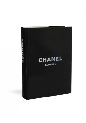 CHANEL Catwalk - The complete Collection