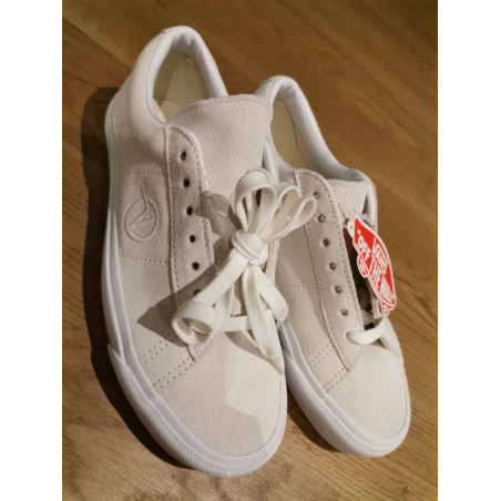 VANS Sneakers Weiss. Gr. 38.5. Neu mit Etikett. 