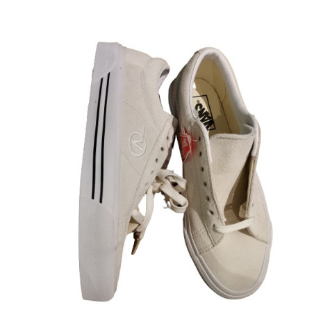 VANS Sneakers Weiss. Gr. 38.5. Neu mit Etikett. 