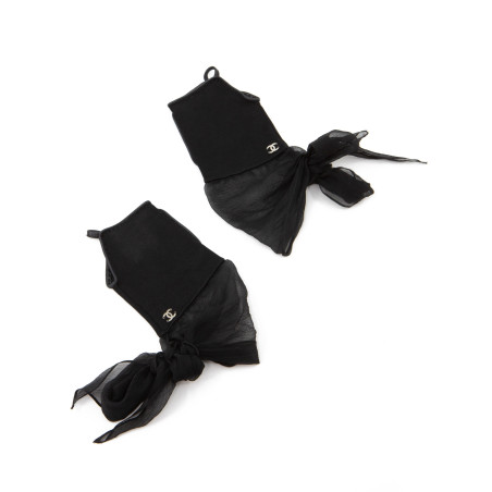 CHANEL CC gloves with silk bow - Pre-loved Designer Second Hand | LUXURYLOVE