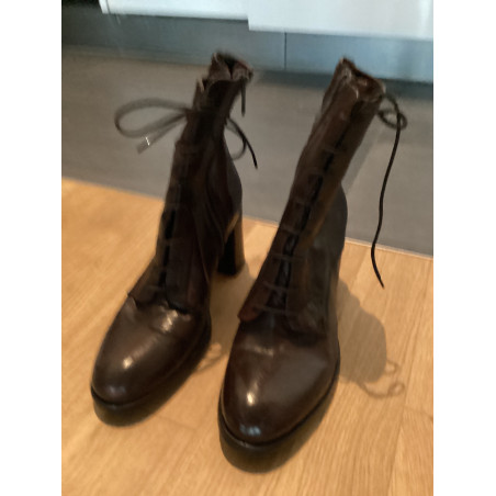 Pre-owned Designer Secondhand Luxurylove. Qualität und Echtheit geprüft.