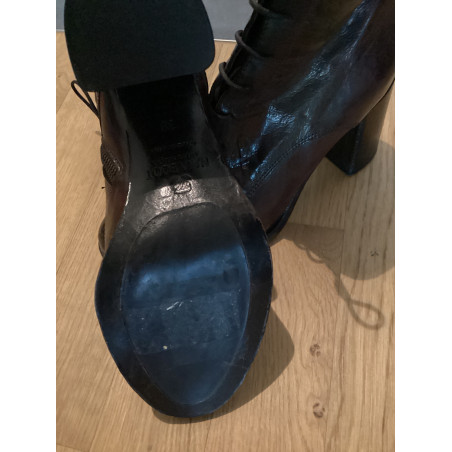Pre-owned Designer Secondhand Luxurylove. Qualität und Echtheit geprüft.