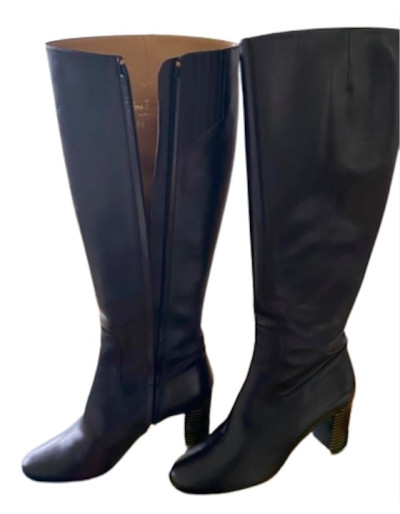 SALVATORE FERRAGAMO Boots - Pre-loved Designer Second Hand | LUXURYLOVE