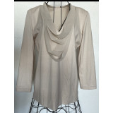 Lightweight blouse with a playful neckline