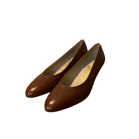 SALVATORE FERRAGAMO Pumps NEW - Pre-loved Designer Second Hand | LUXURYLOVE