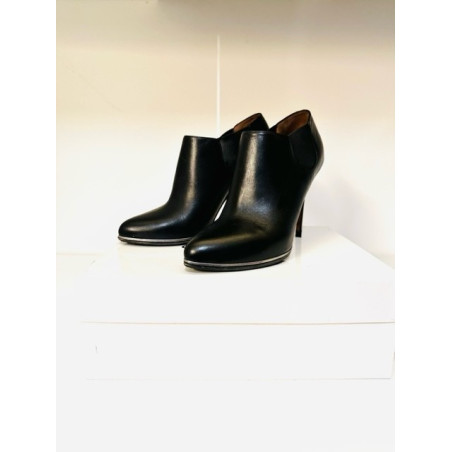 GIVENCHY Ankle Boots - Pre-loved Designer Second Hand | LUXURYLOVE