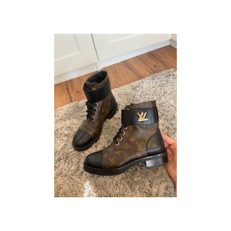 LOUIS VUITTON Wonderland Flat Ranger Boots - Pre-loved Designer Second Hand | LUXURYLOVE