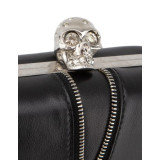 Skull clutch