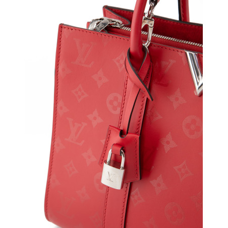 LOUIS VUITTON Very MM Tote Bag Rubis - Pre-loved Designer Second Hand | LUXURYLOVE