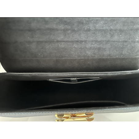 LOUIS VUITTON Twist MM Bag M54804 - Pre-loved Designer Second Hand | LUXURYLOVE
