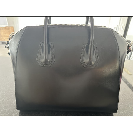GIVENCHY Antigona Tasche klein schwarz Pre-owned Designer Secondhand Luxurylove