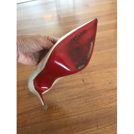 CHRISTIAN LOUBOUTIN So Kate - Pre-loved Designer Second Hand | LUXURYLOVE