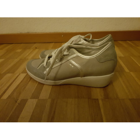  Schuhe - Pre-loved Designer Second Hand | LUXURYLOVE