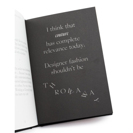 THAMES AND HUDSON The world according to Lee McQueen - Fashion Book Luxurylove