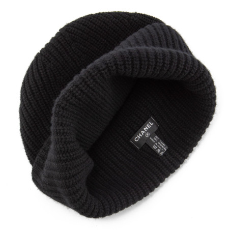 CHANEL CC knitted hat wool chipboard cashmere - Pre-loved Designer Second Hand | LUXURYLOVE