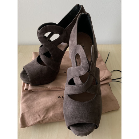 ALAÏA Peep toe heels - Pre-loved Designer Second Hand | LUXURYLOVE