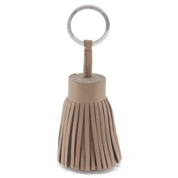 HERMÈS Carmen Bagcharm / Keyring Tassel Milo lamb leather taupe - Pre-loved Designer Second Hand | LUXURYLOVE