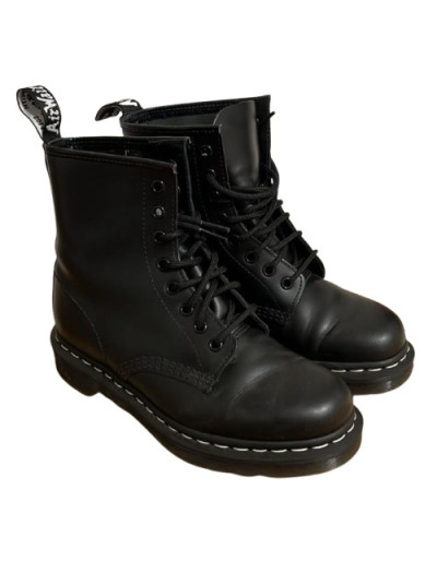 DR MARTENS 1460 Boots - Pre-loved Designer Second Hand | LUXURYLOVE