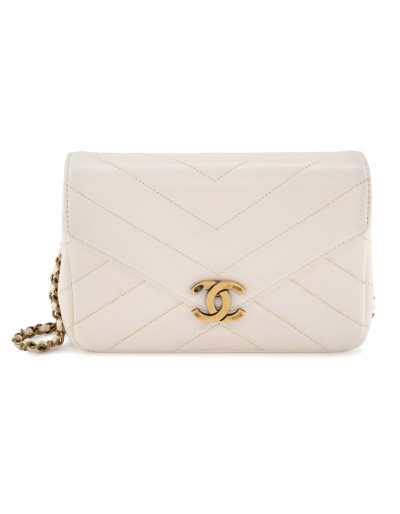 CHANEL Paris Seoul Flap Bag Chevron - Pre-loved Designer Second Hand | LUXURYLOVE