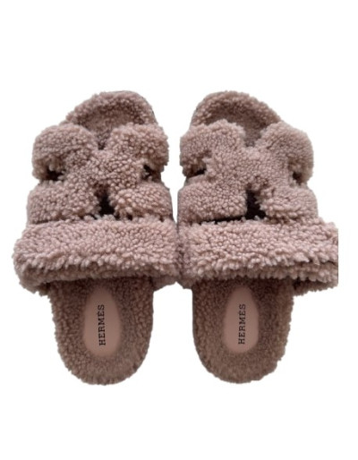 HERMÈS Chypre shearling sandals - Pre-loved Designer Second Hand | LUXURYLOVE