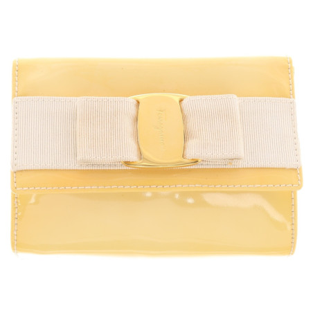 SALVATORE FERRAGAMO Vara Mini Bag Lackleder gelb Pre-owned Designer Secondhand Luxurylove