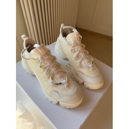 DIOR D-Connect sneaker - Pre-loved Designer Second Hand | LUXURYLOVE