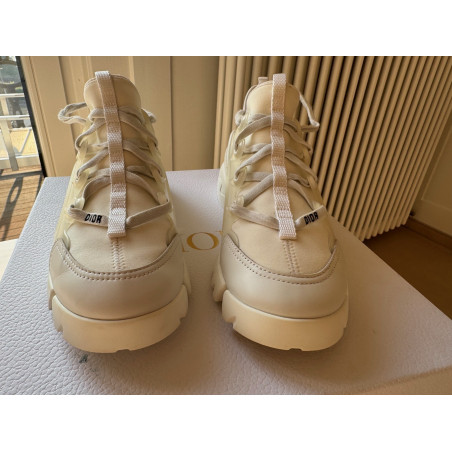 DIOR D-Connect sneaker - Pre-loved Designer Second Hand | LUXURYLOVE