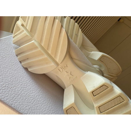 DIOR D-Connect sneaker - Pre-loved Designer Second Hand | LUXURYLOVE