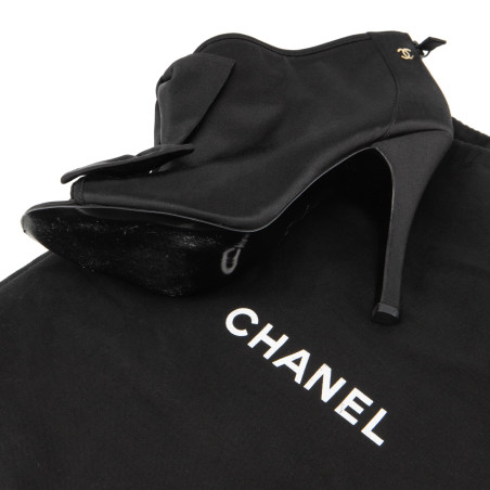 CHANEL Satin Peep Toes mit Schleifen schwarz 40 Pre-owned Secondhand Luxurylove