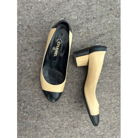 CHANEL Pumps beige black toecap - Pre-loved Designer Second Hand | LUXURYLOVE