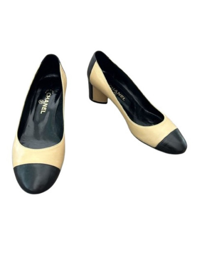CHANEL Pumps beige black toecap - Pre-loved Designer Second Hand | LUXURYLOVE