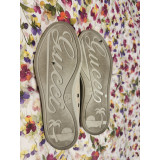Women's shoes