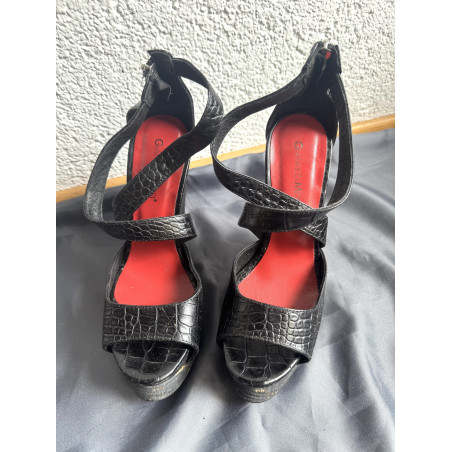  Sandals - Pre-loved Designer Second Hand | LUXURYLOVE