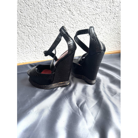  Sandals - Pre-loved Designer Second Hand | LUXURYLOVE
