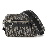 Safari Messenger Bag Oblique