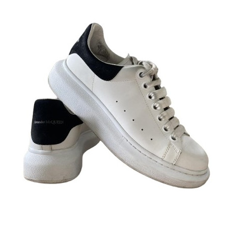 ALEXANDER MCQUEEN Oversized sneaker - Pre-loved Designer Second Hand | LUXURYLOVE