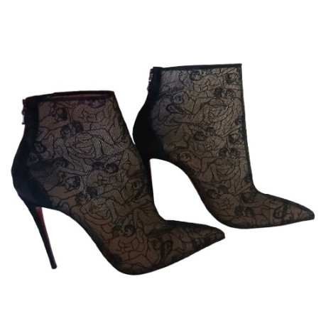 CHRISTIAN LOUBOUTIN Pins - Pre-loved Designer Second Hand | LUXURYLOVE