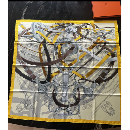 HERMÈS Silk scarf 90 "Cavalcadour Voltigeur" - Jaune Vif / Jaune Soufre / Brun - Pre-loved Designer Second Hand | LUXURYLOVE