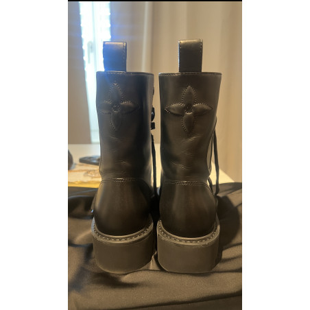 LOUIS VUITTON Territory Flat Ranger Boots - Pre-loved Designer Second Hand | LUXURYLOVE