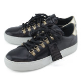 Tassel sneaker