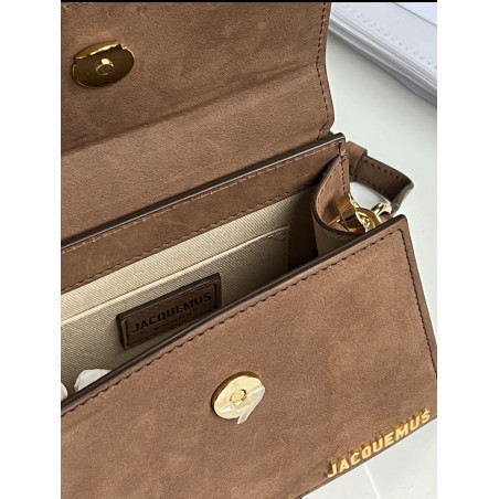 JACQUEMUS Le Chiquito bag - Pre-loved Designer Second Hand | LUXURYLOVE