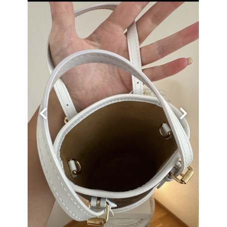 LOUIS VUITTON Handbag - Pre-loved Designer Second Hand | LUXURYLOVE