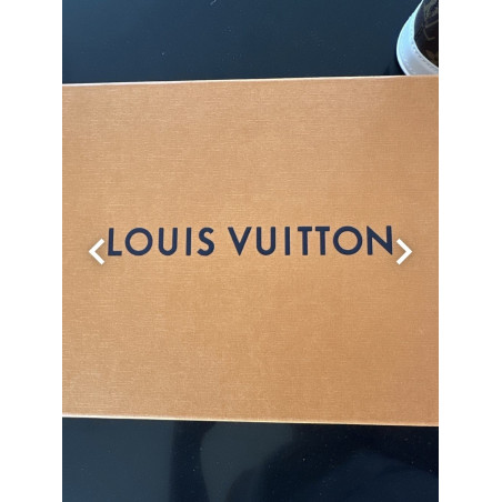 LOUIS VUITTON Handbag - Pre-loved Designer Second Hand | LUXURYLOVE