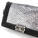 CHANEL Boy Bag medium Python schwarz silber metallic 2014 Pre-owned Designer Secondhand Luxurylove