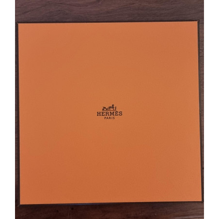 HERMÈS Vintage Carée - Pre-loved Designer Second Hand | LUXURYLOVE
