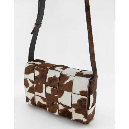 BOTTEGA VENETA Casette Bag medium Kuhfell braun NEU Pre-owned Designer Secondhand Luxurylove